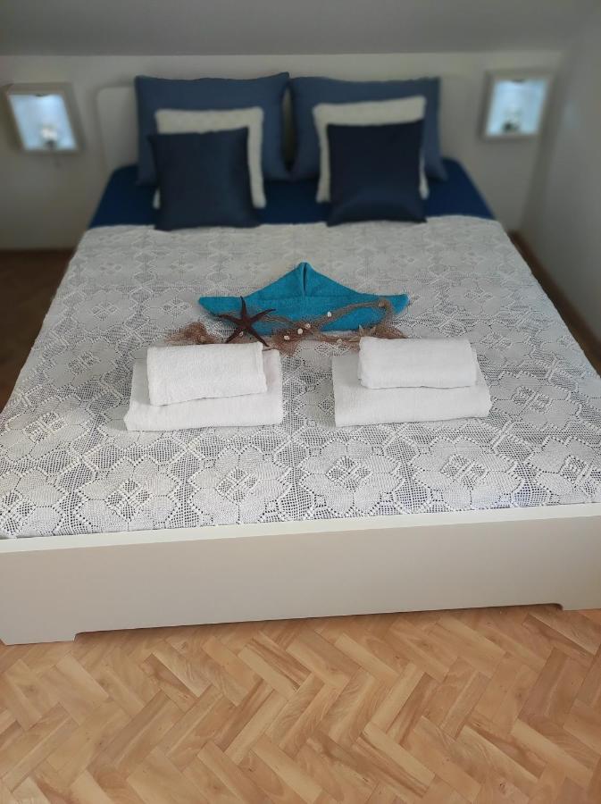 דירות Kaštela Stone House Lovric מראה חיצוני תמונה