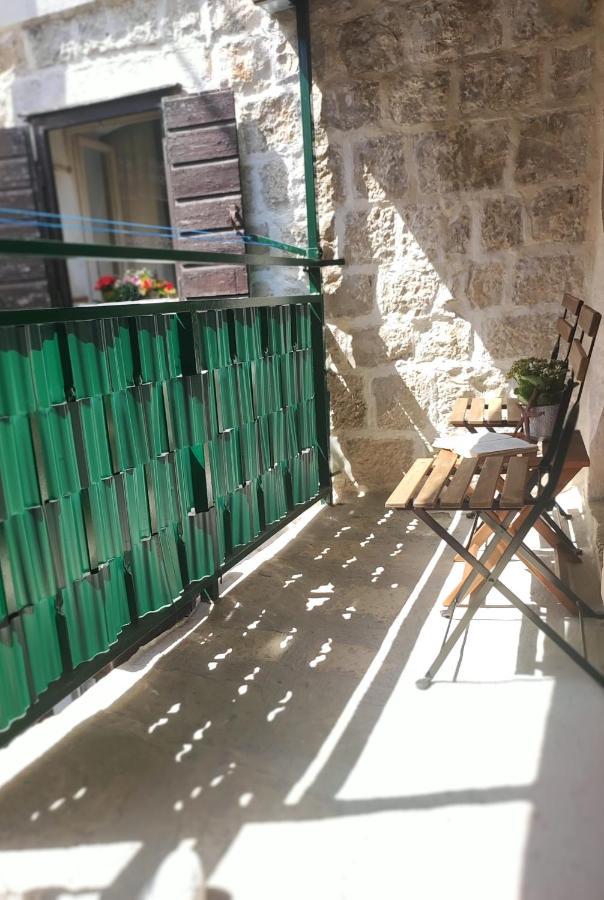 דירות Kaštela Stone House Lovric מראה חיצוני תמונה